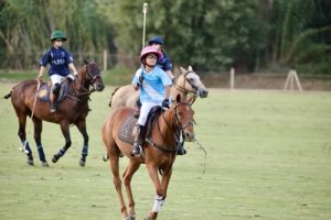 Saint‑Tropez brilló con el Polo Kids en la cancha principal